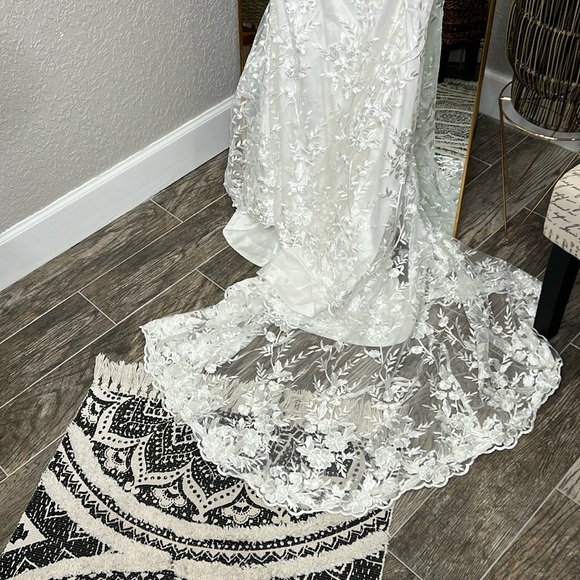 HOUSE OF CB 'Isabelle' White Lace Long Sleeve Bridal Gown NWOT - Picture 13 of 16